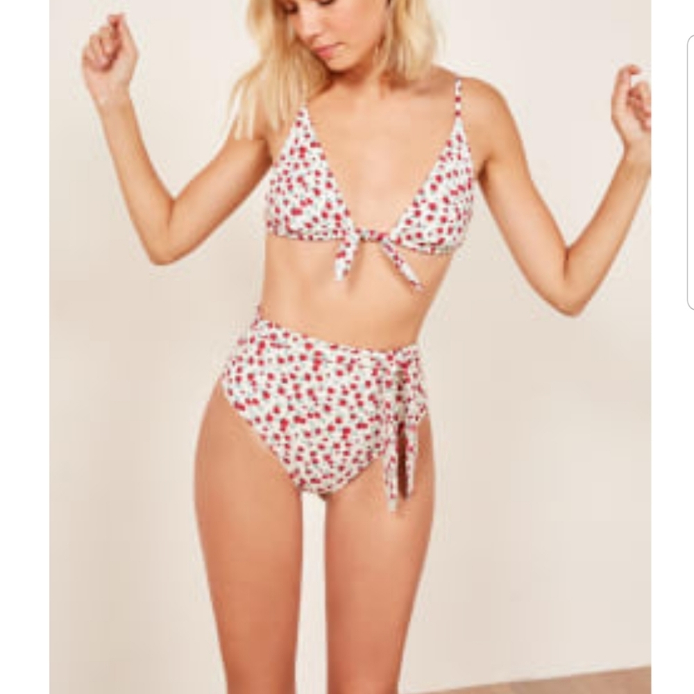 NWOT Reformation Guava bikini top